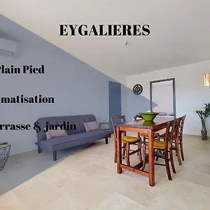 Le Naomie Hébergement de vacances Eygalières