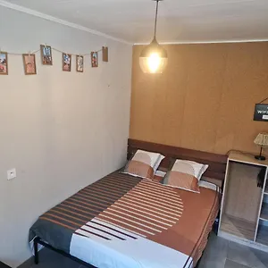 Appartement Independant Dans Maison Avec Jardinet, Au Calme, Sérézin-du-Rhône